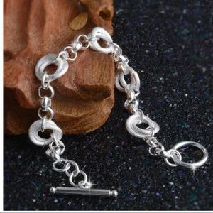 Gorgeous 925  Sterling Silver Toggle Bracelet